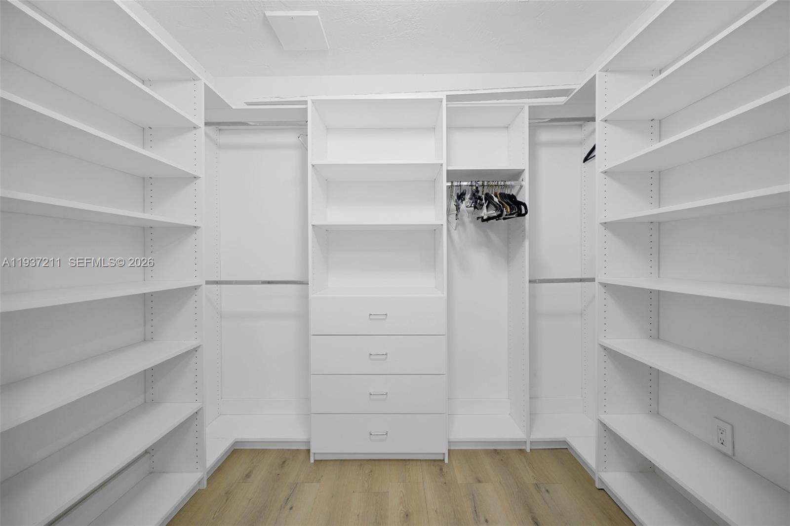 CHAMBERS LAND CO SUB NE1/ - Residential