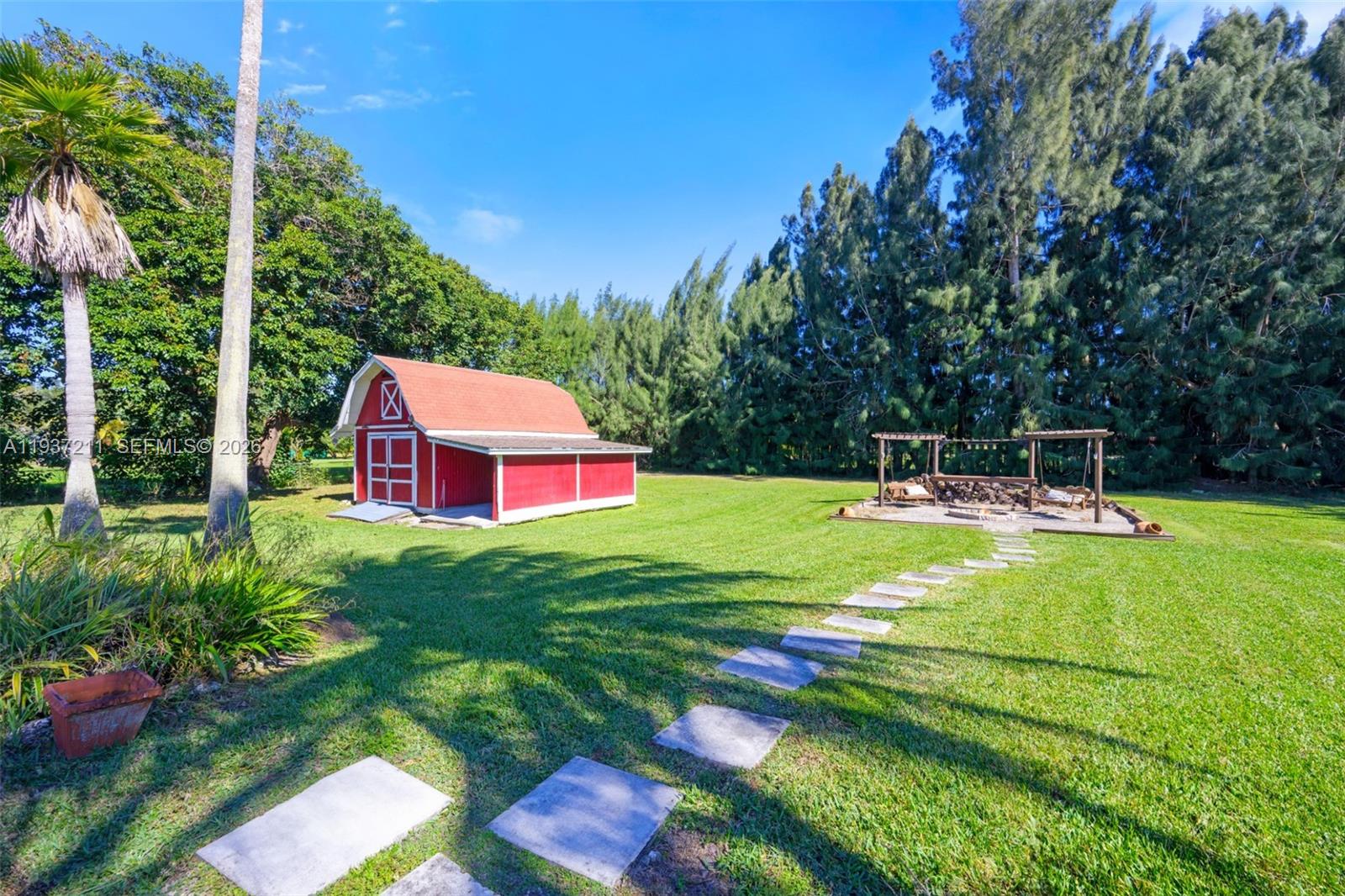 CHAMBERS LAND CO SUB NE1/ - Residential