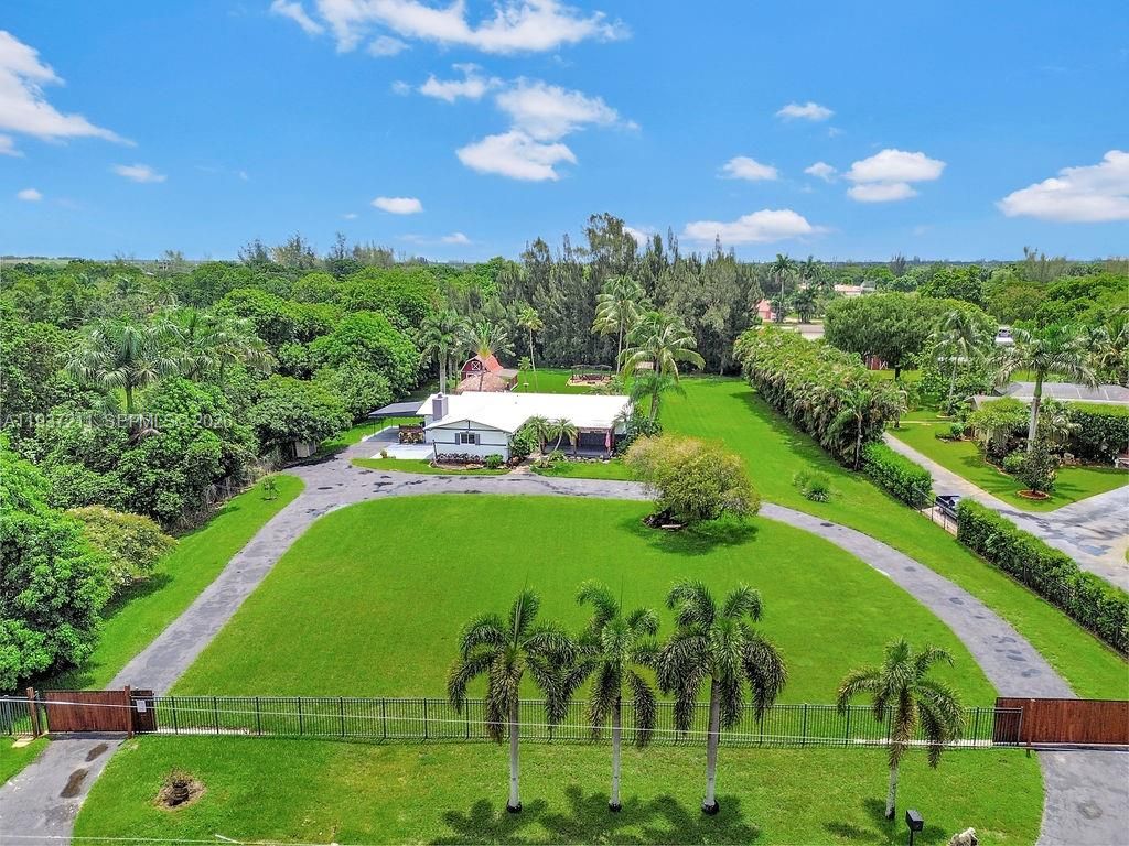 Photo of 5300 SW 162nd Ave, Southwest Ranches, FL 33331 (MLS # A11937211)