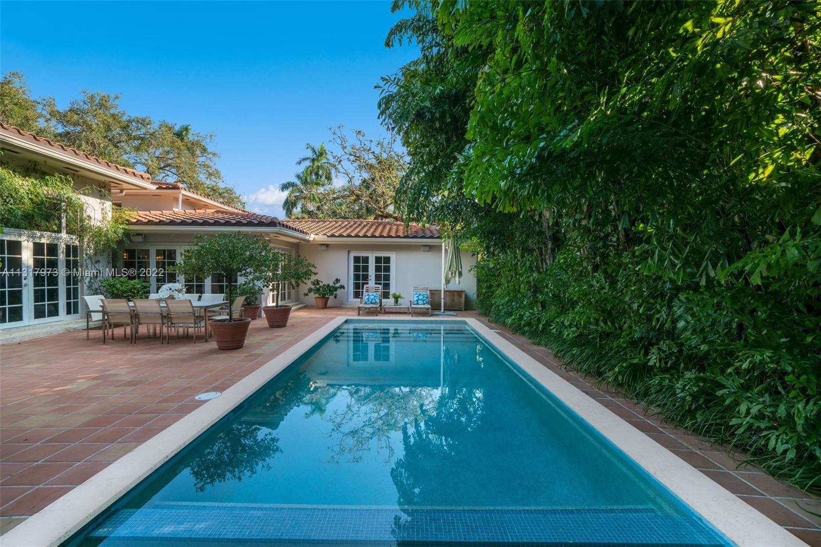 THE MOORINGS - Residential