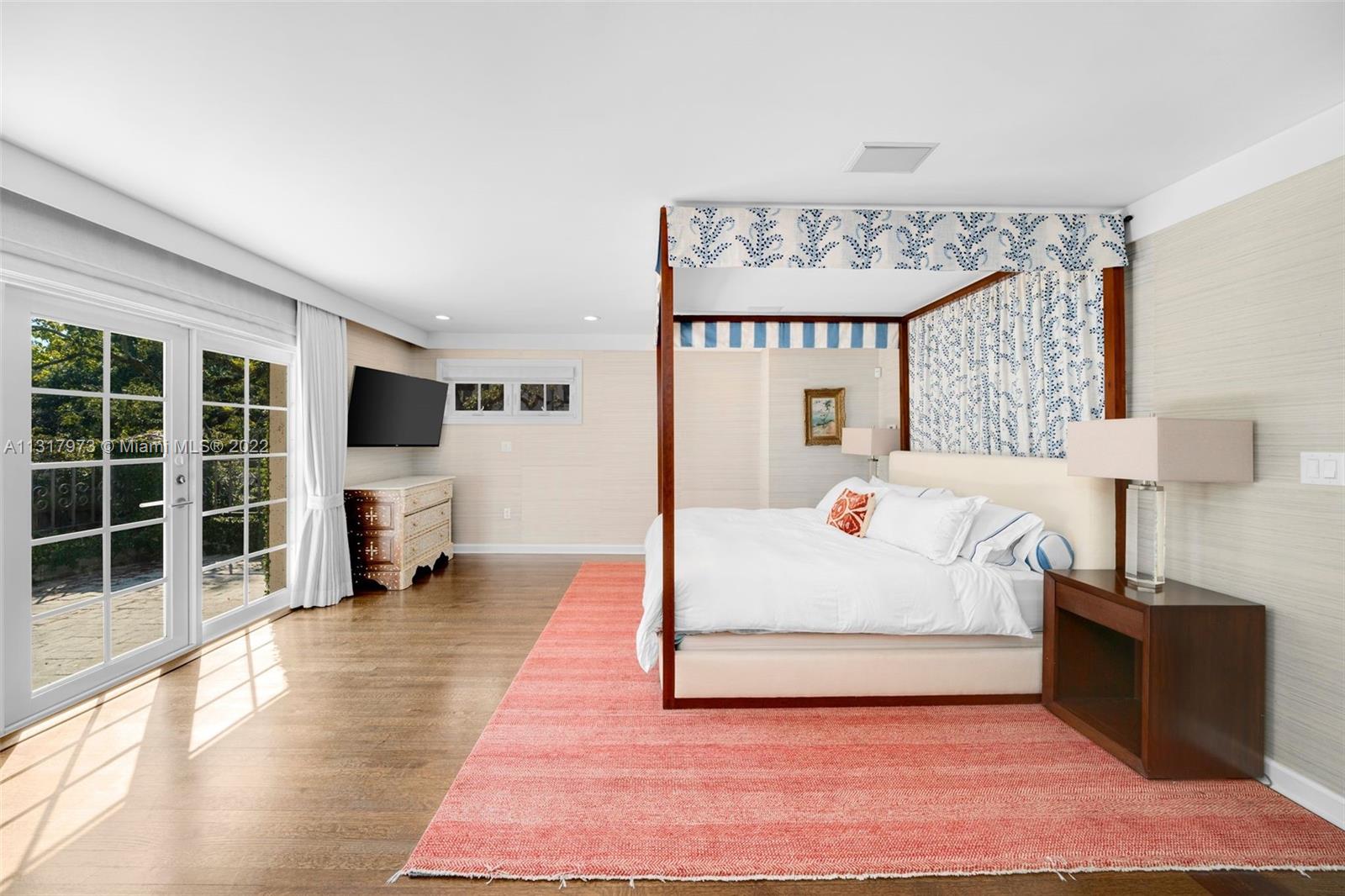 THE MOORINGS - Residential