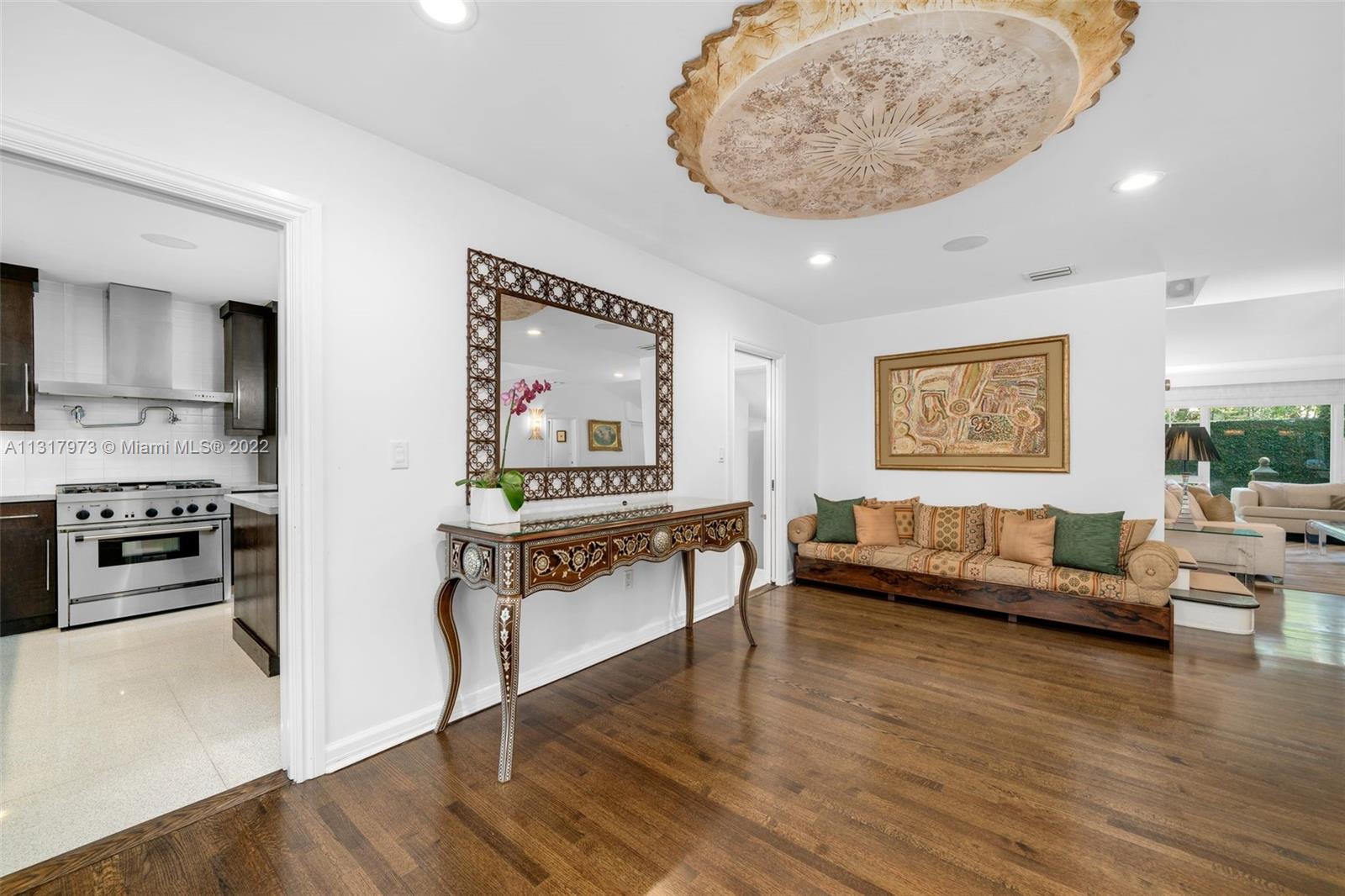 THE MOORINGS - Residential