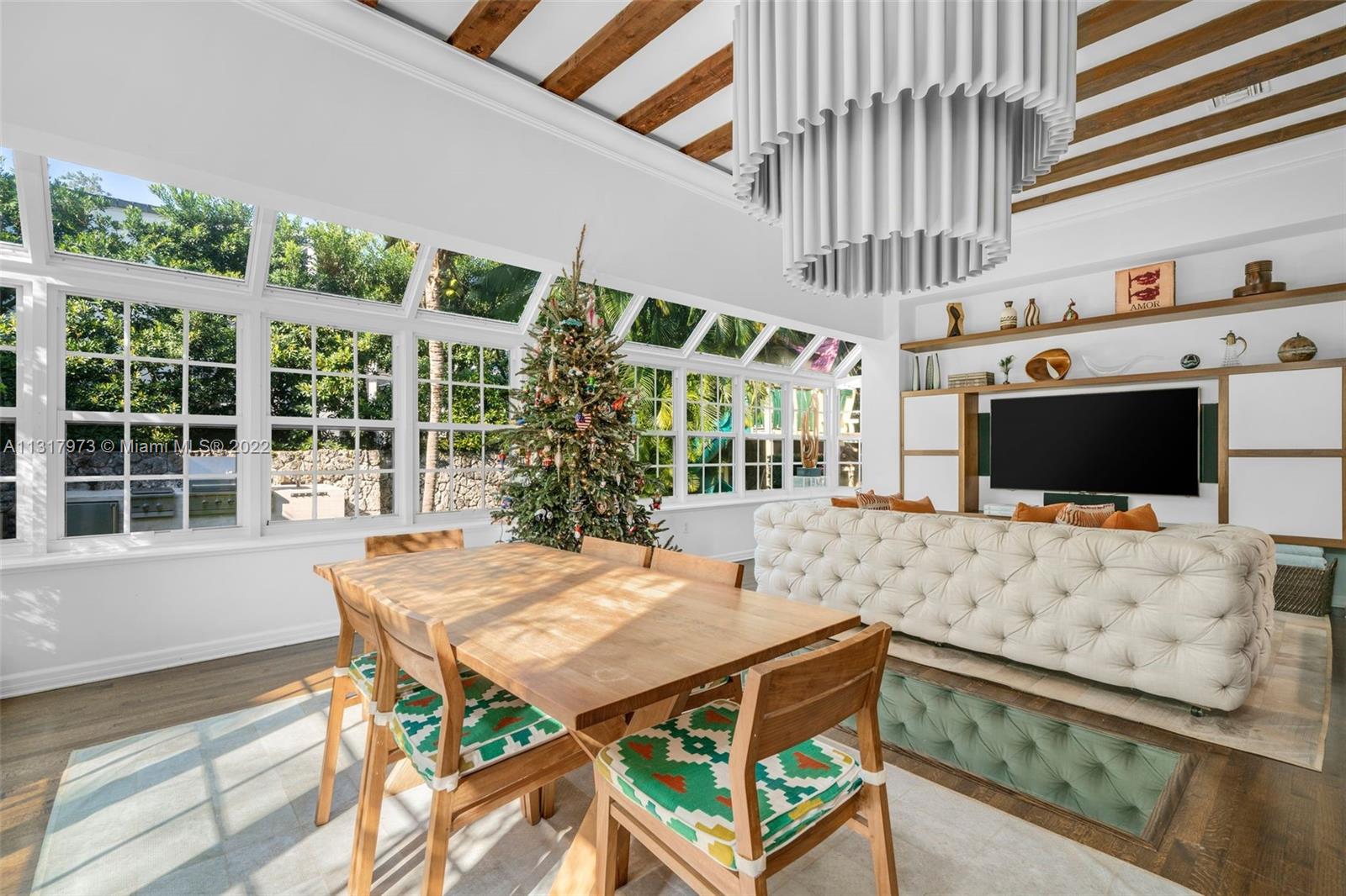 THE MOORINGS - Residential