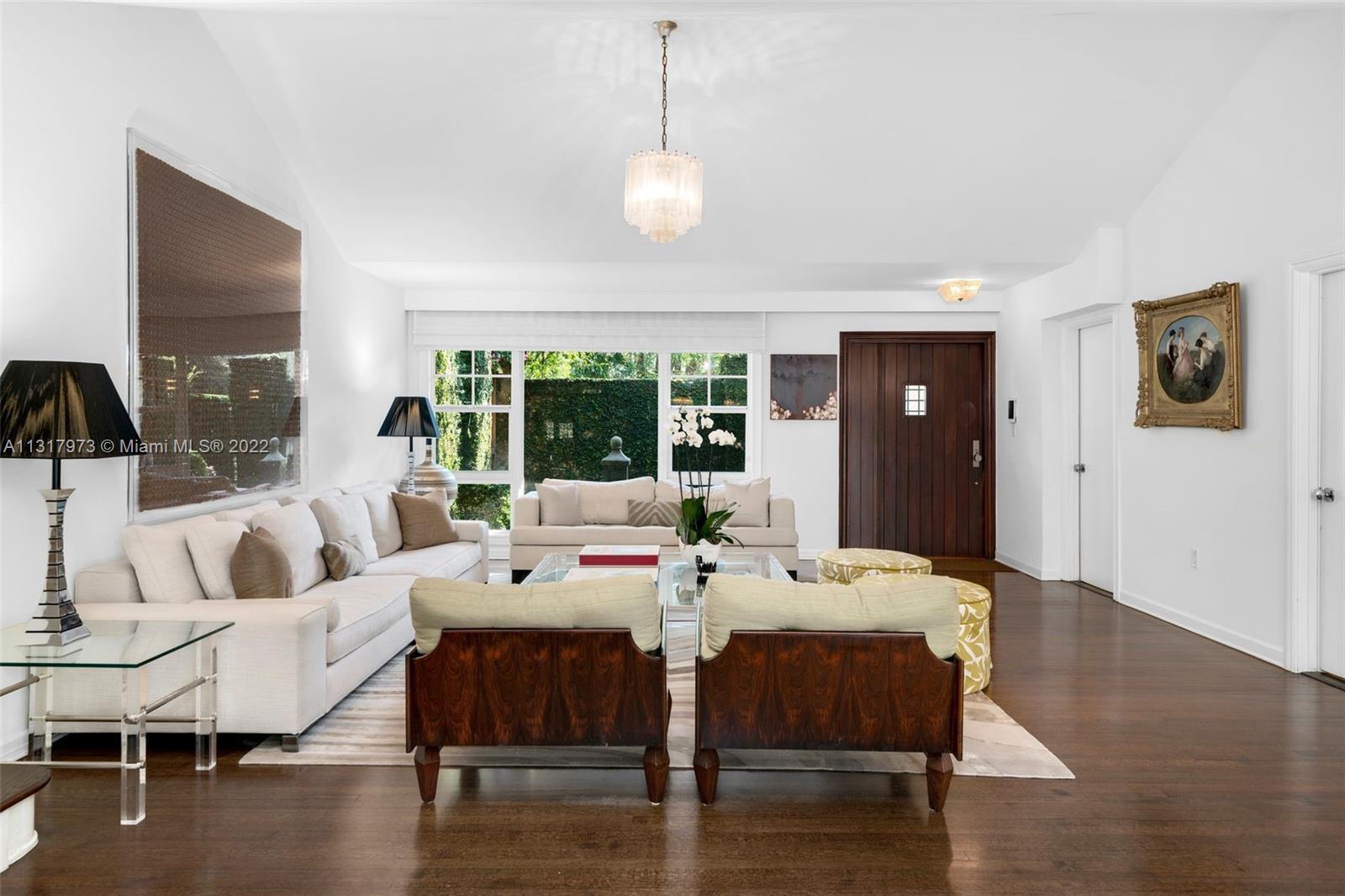 THE MOORINGS - Residential