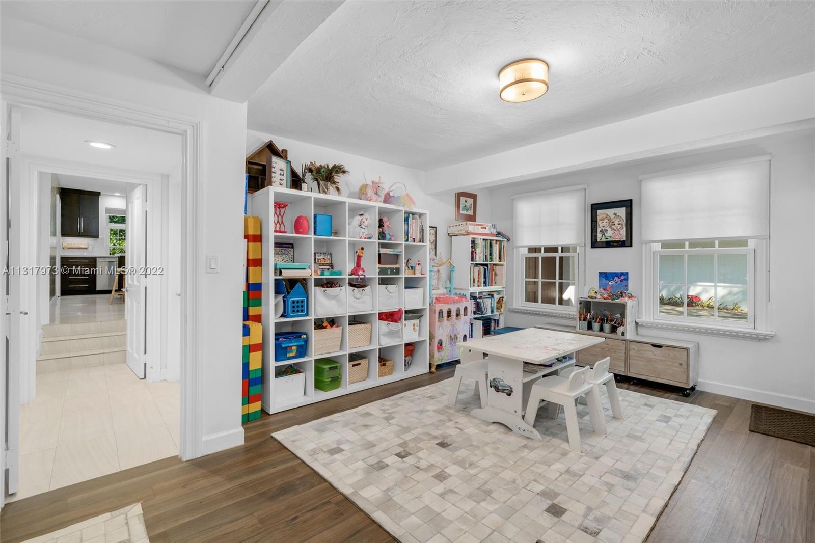 THE MOORINGS - Residential