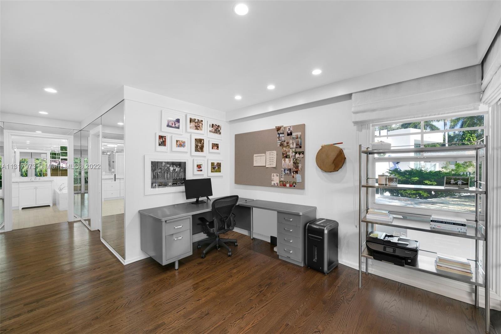 THE MOORINGS - Residential