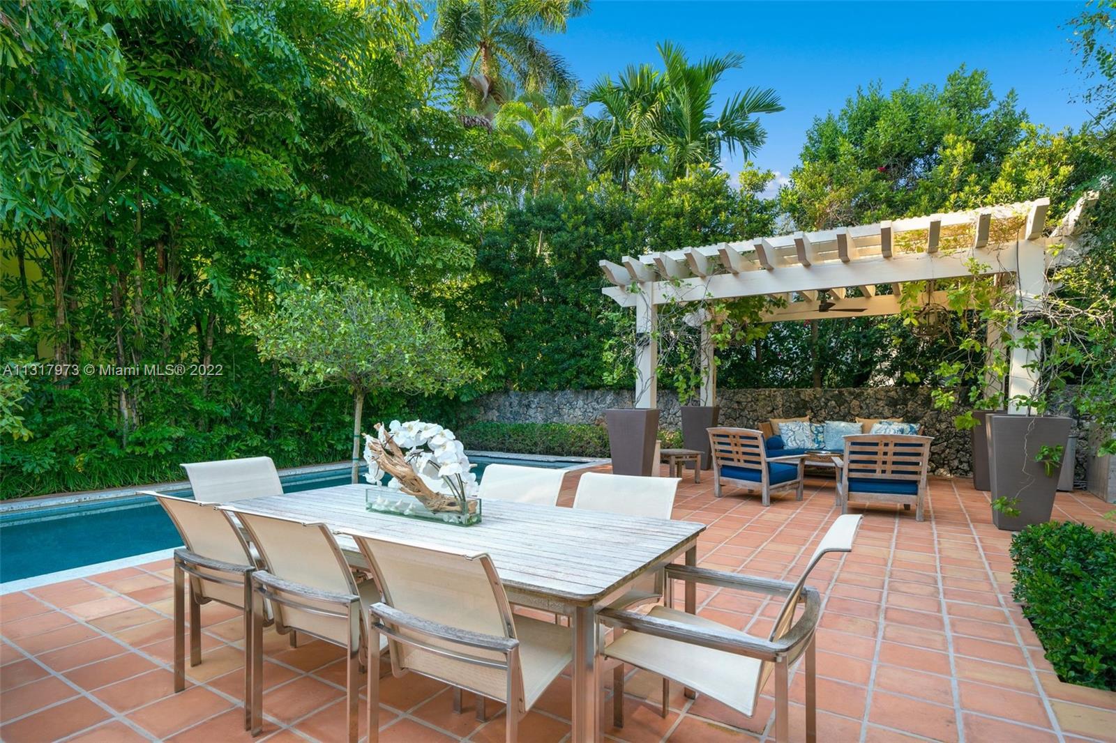 THE MOORINGS - Residential