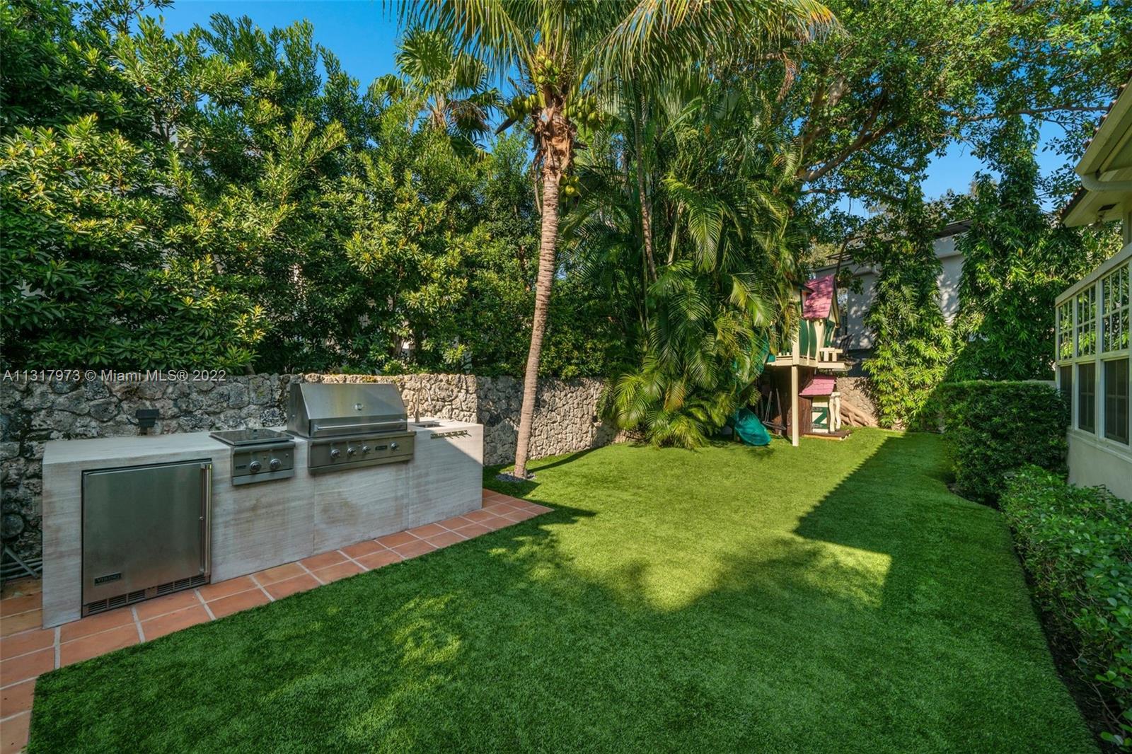 THE MOORINGS - Residential