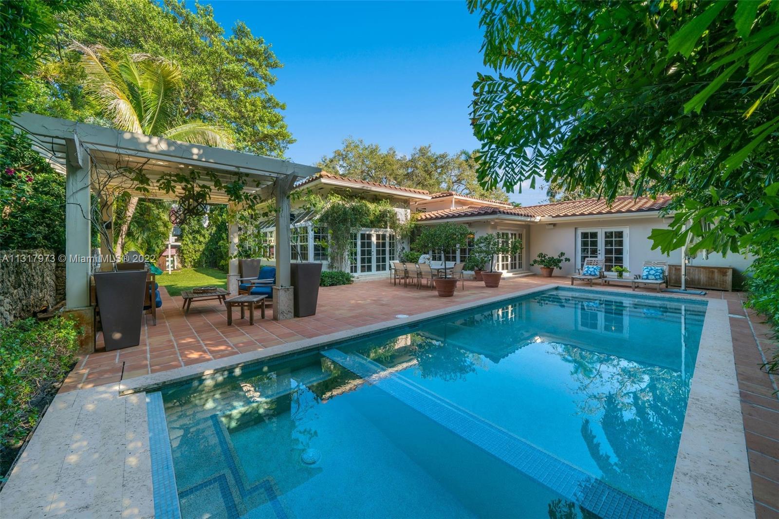 THE MOORINGS - Residential