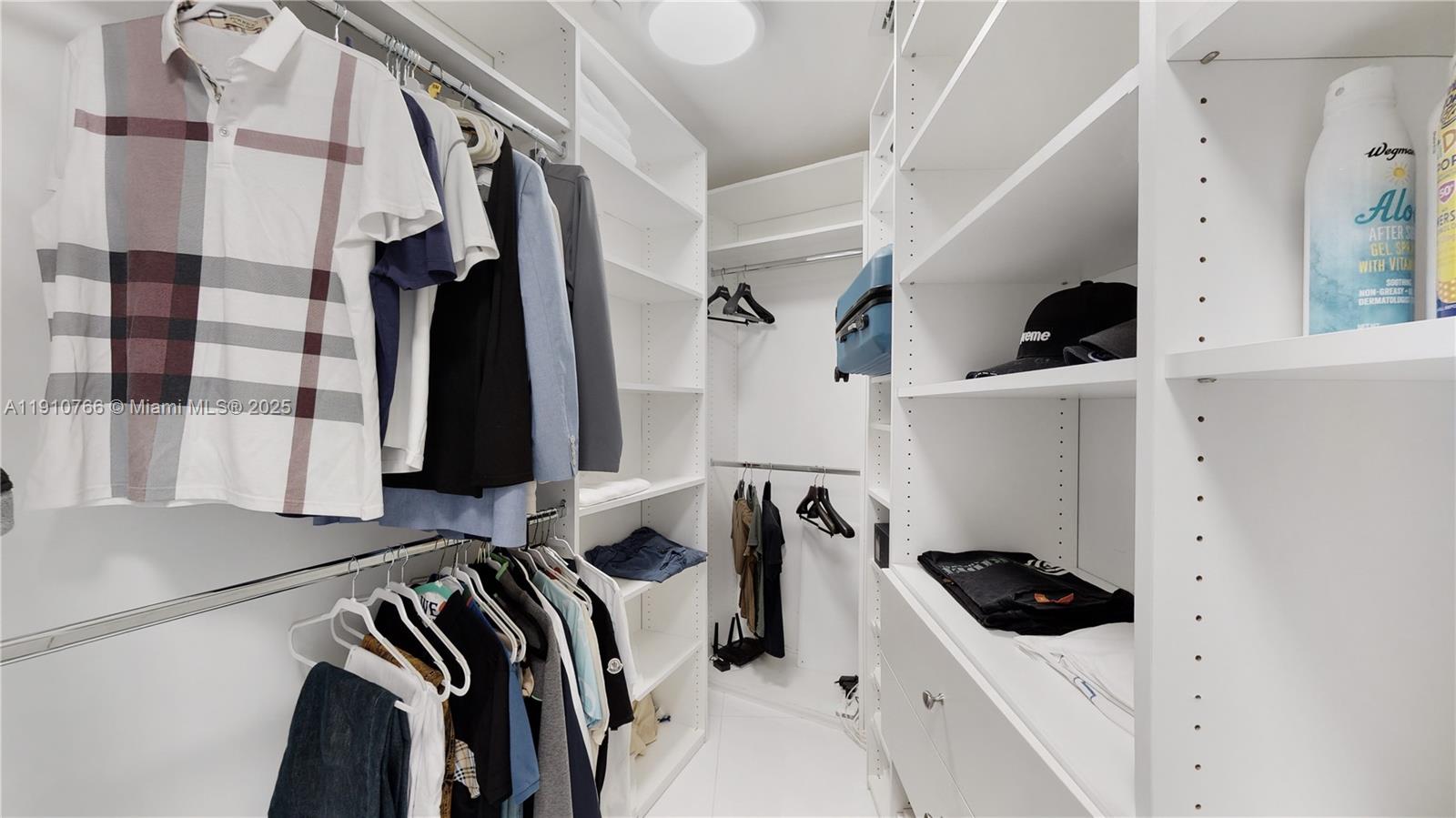 TDR TOWER III CONDO - Residential