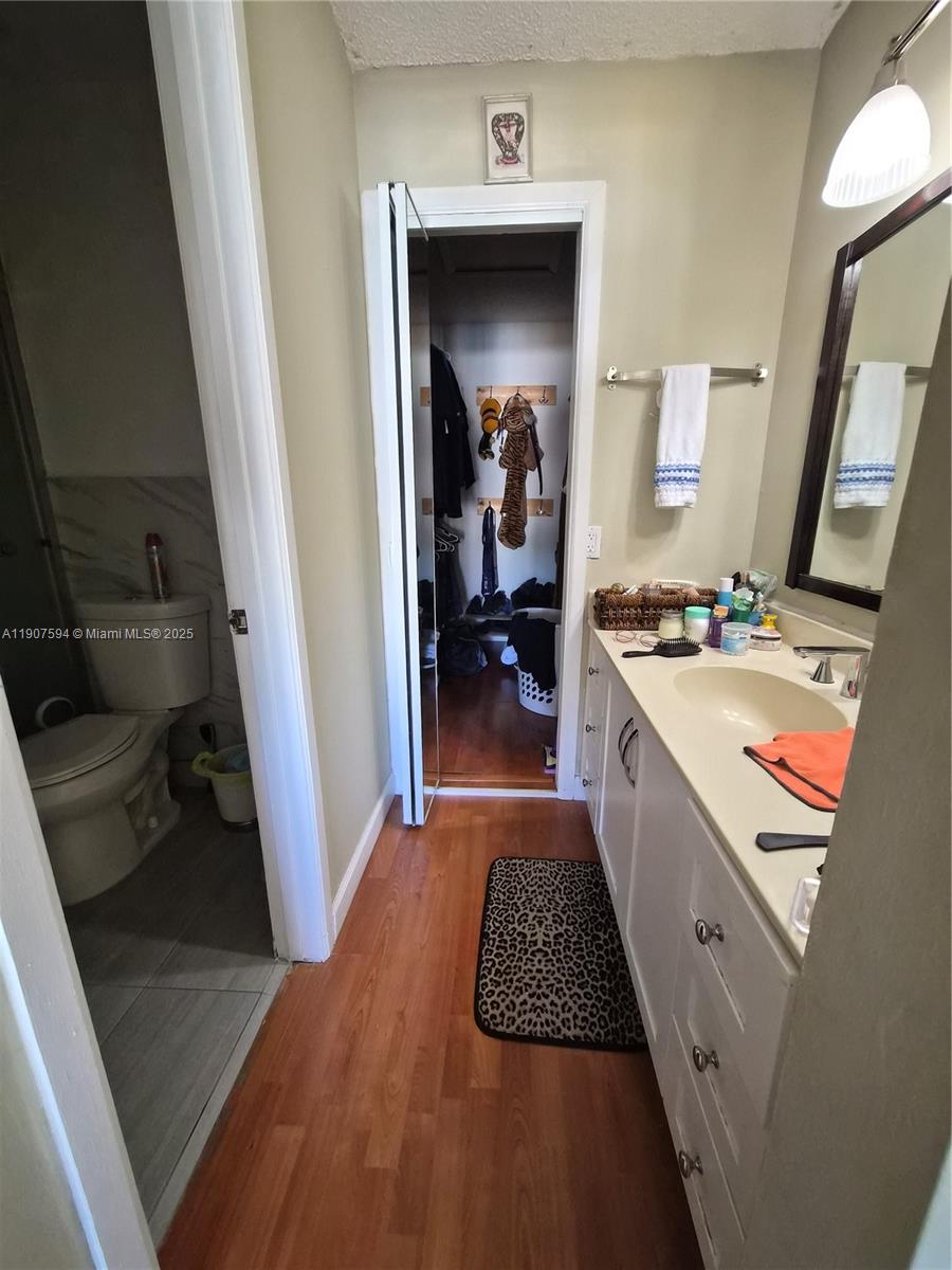 SUNSET CONDOR PH I - Residential Lease