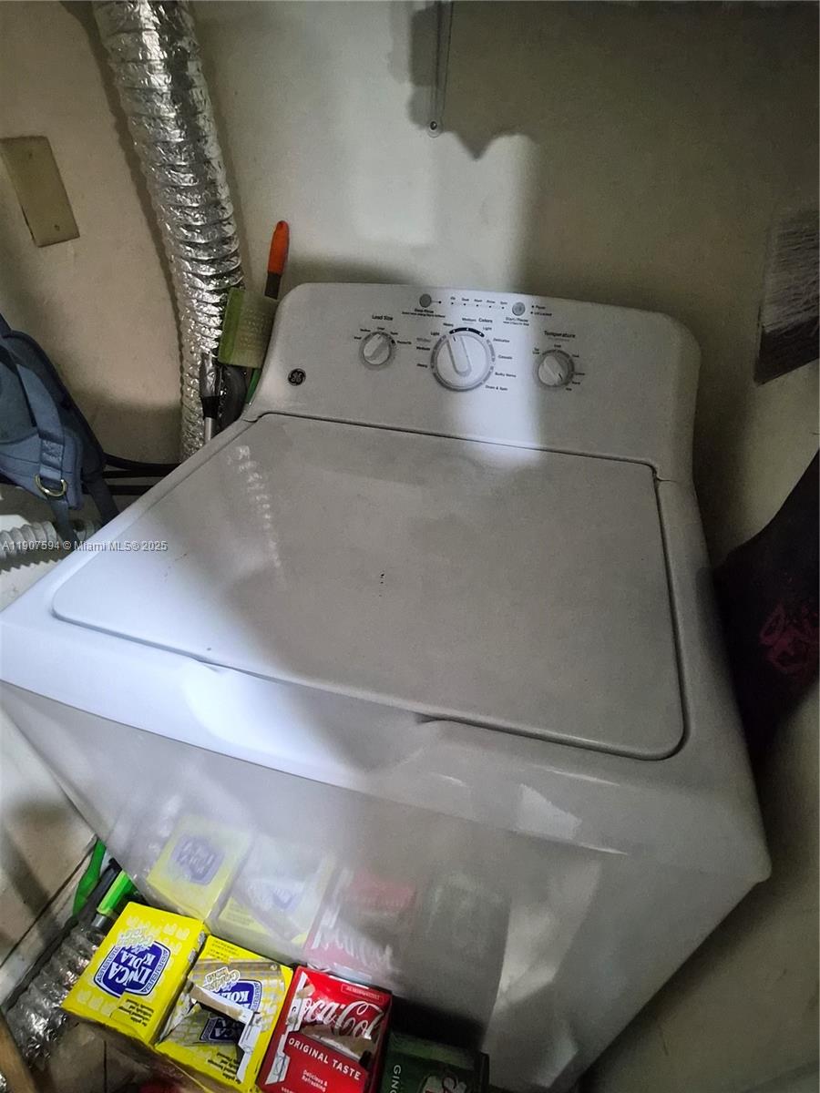 SUNSET CONDOR PH I - Residential Lease