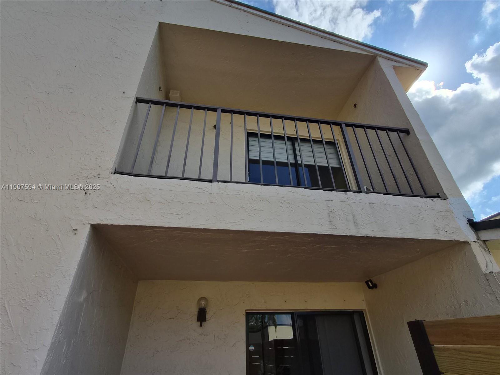 SUNSET CONDOR PH I - Residential Lease