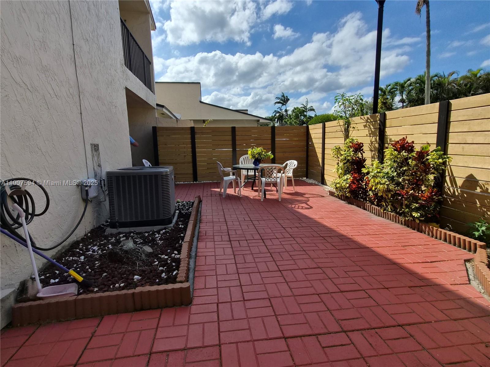 SUNSET CONDOR PH I - Residential Lease