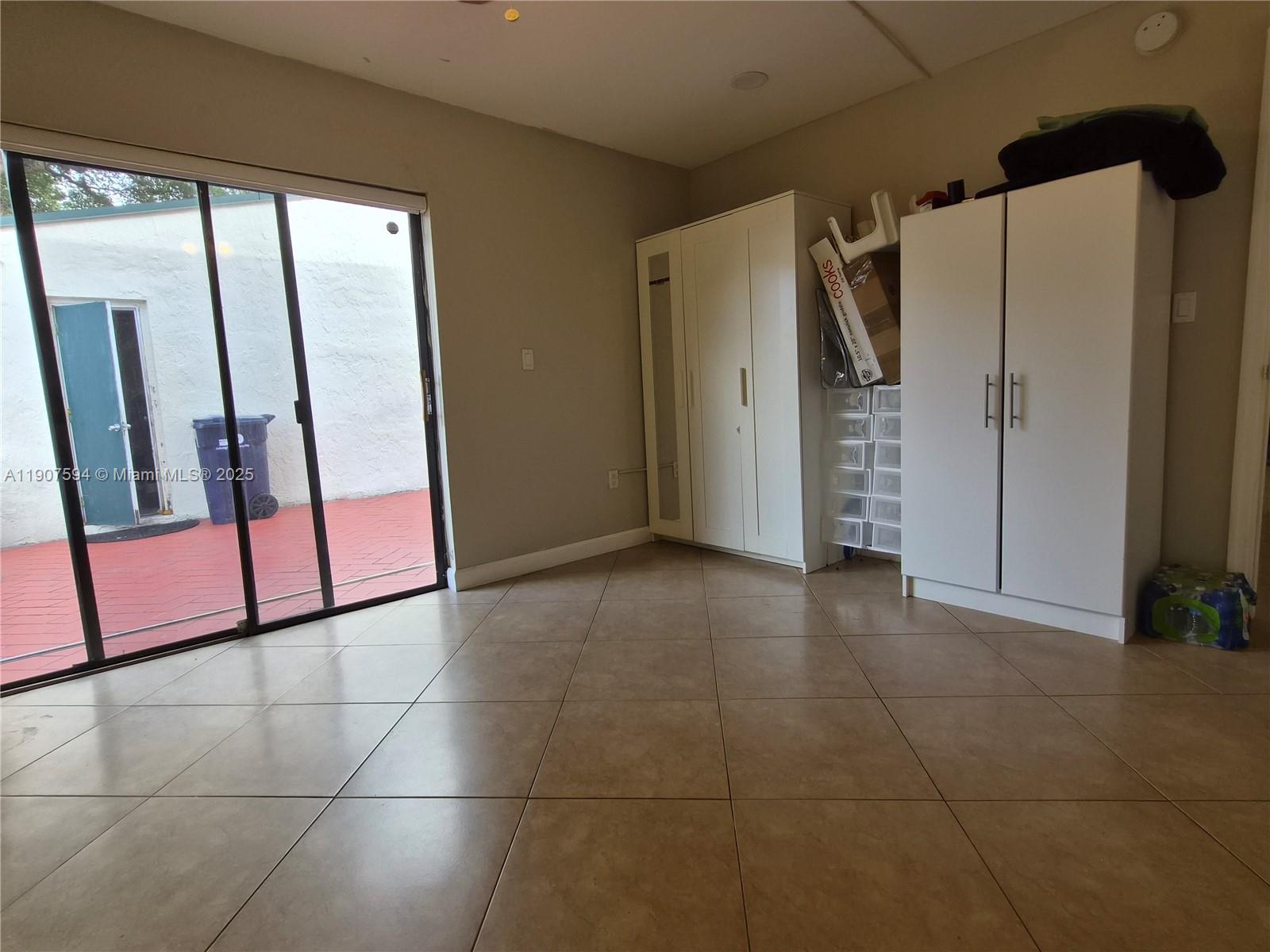 SUNSET CONDOR PH I - Residential Lease