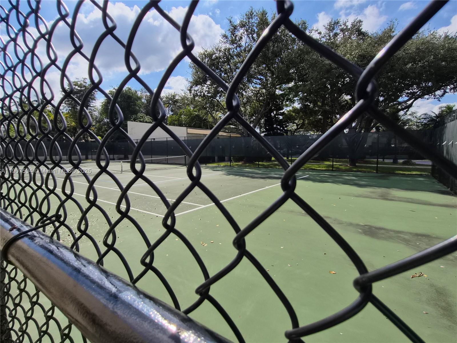 SUNSET CONDOR PH I - Residential Lease