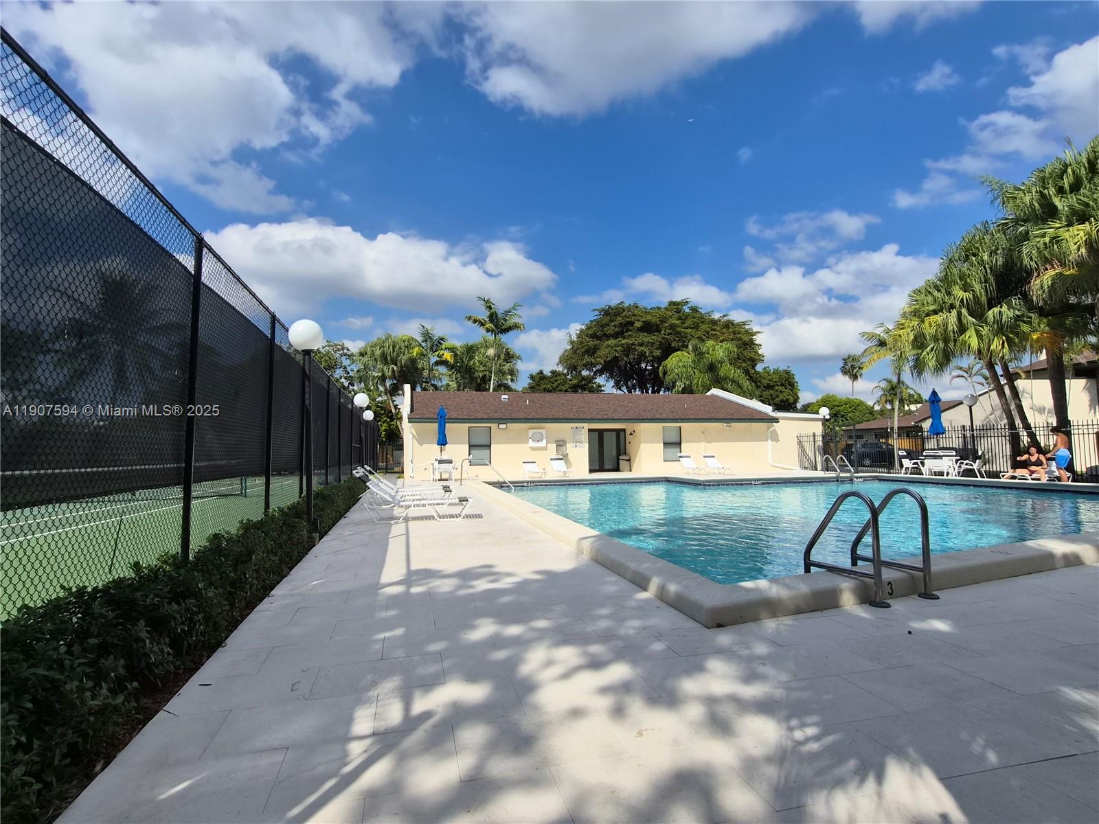 SUNSET CONDOR PH I - Residential Lease