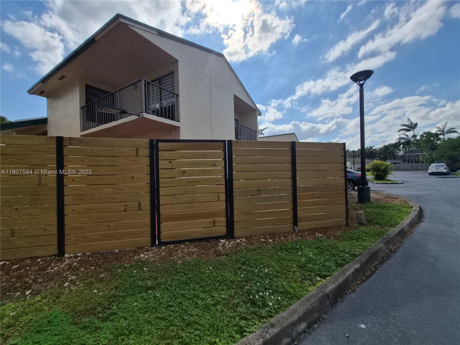 SUNSET CONDOR PH I - Residential Lease