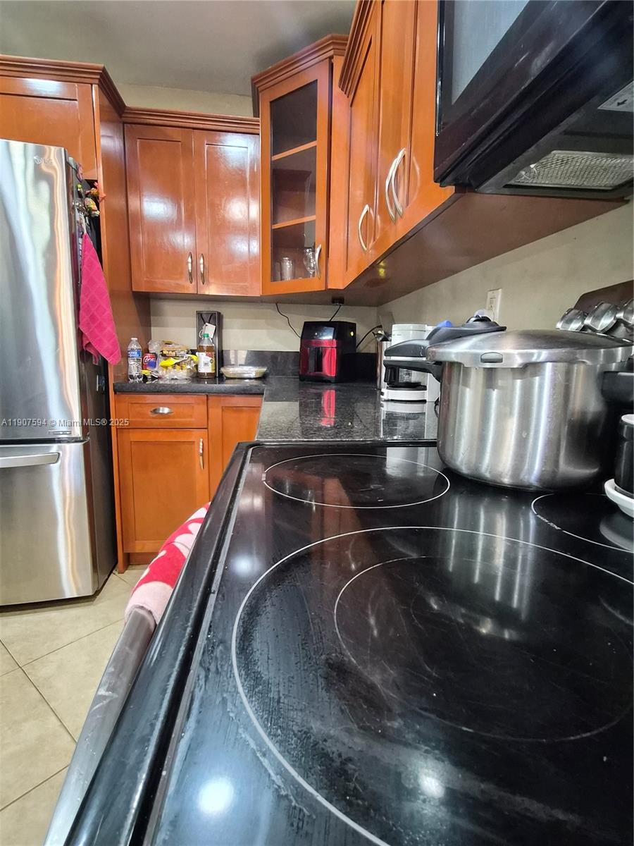 SUNSET CONDOR PH I - Residential Lease