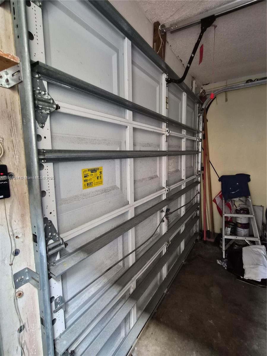 SUNSET CONDOR PH I - Residential Lease