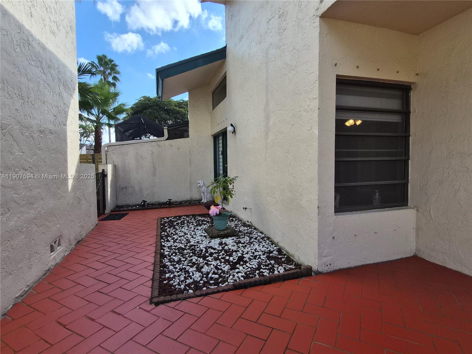 SUNSET CONDOR PH I - Residential Lease