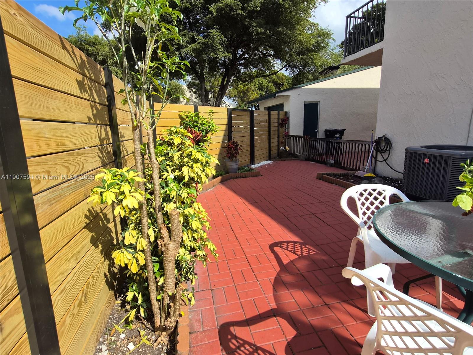 SUNSET CONDOR PH I - Residential Lease