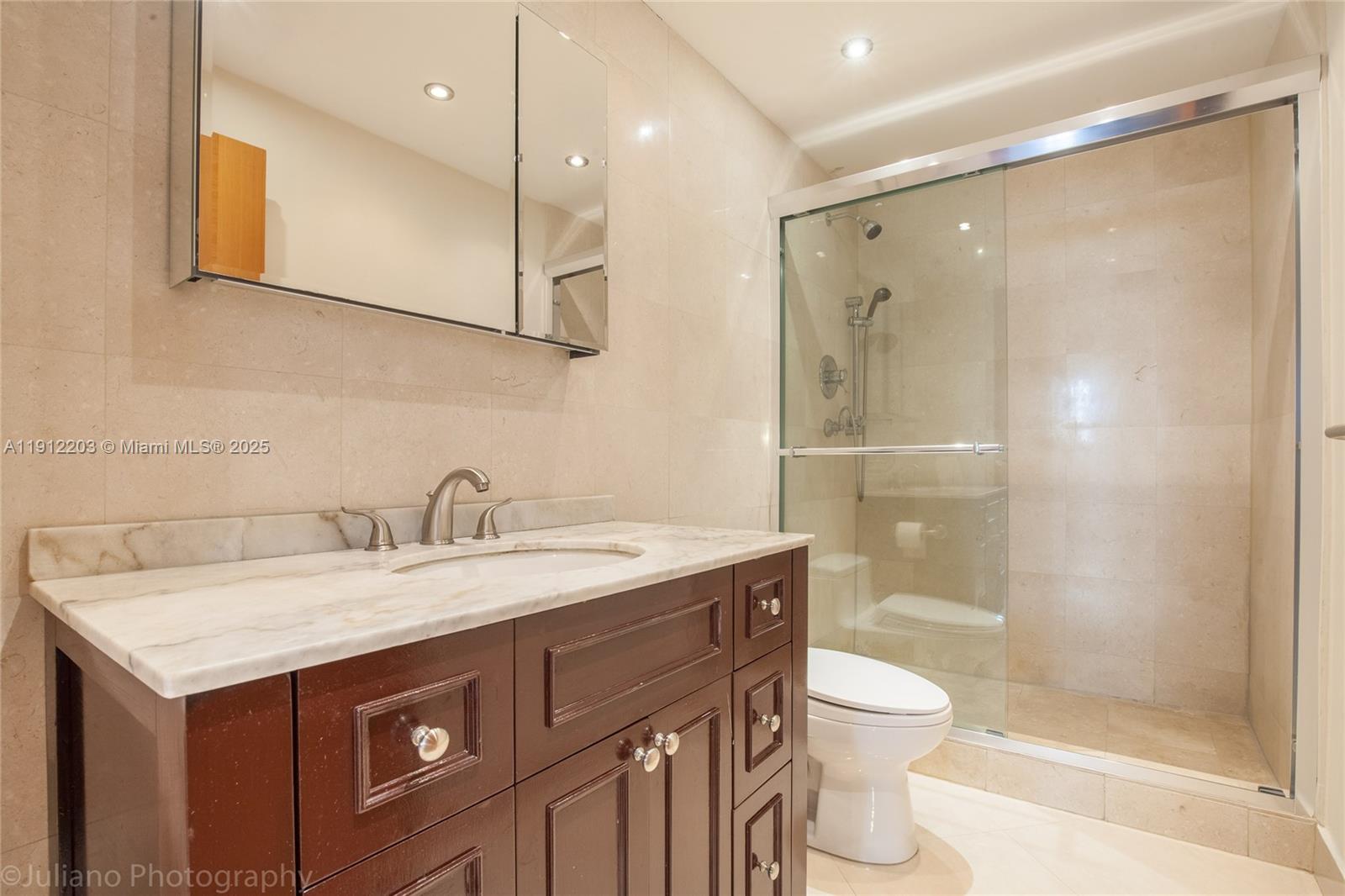 OCEANVIEW BUILDING B COND - Residential Lease