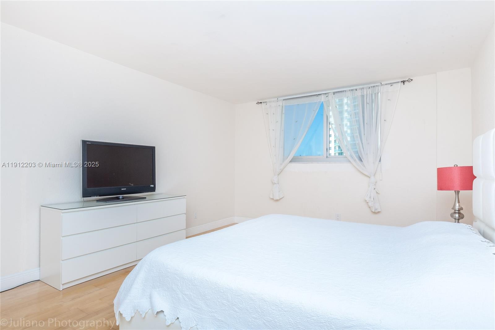 OCEANVIEW BUILDING B COND - Residential Lease