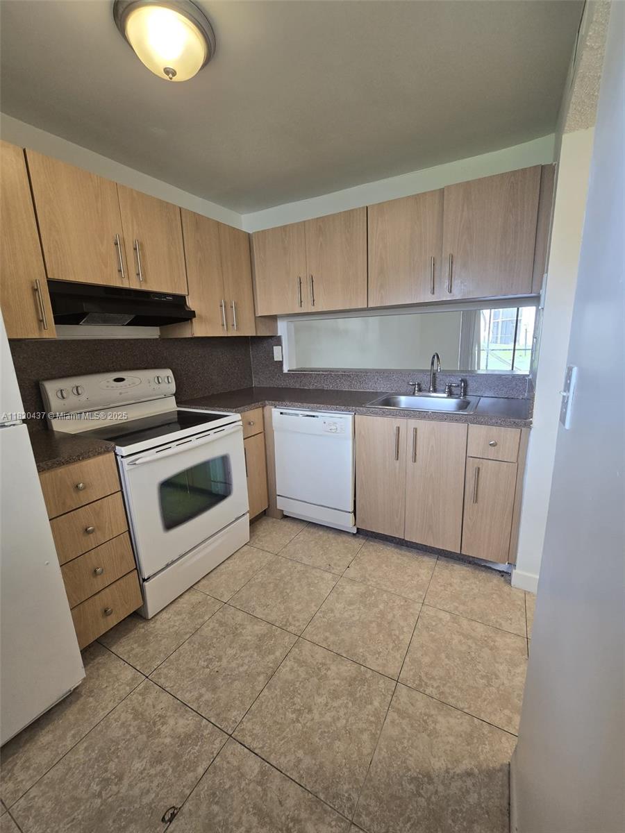 MIRAMAR CLUB CONDOMINIUM - Residential