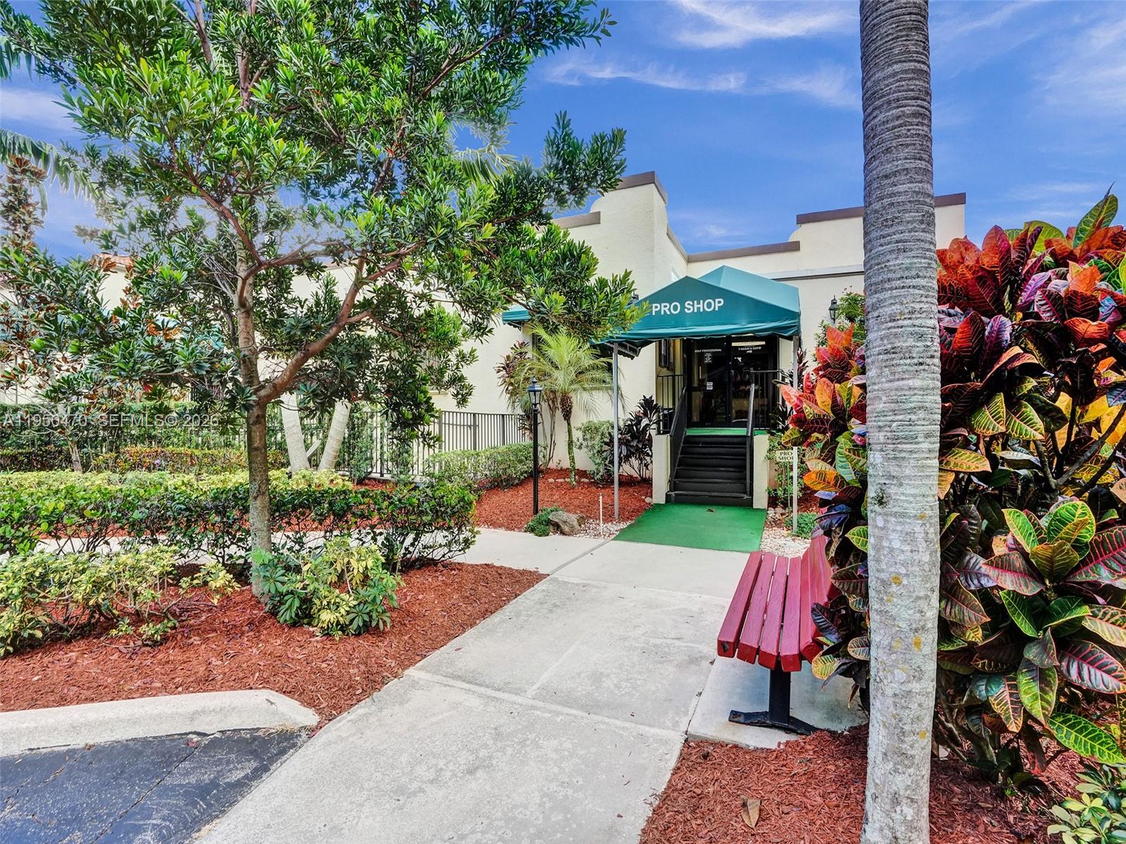 LIVE OAK CONDO TEN - Residential