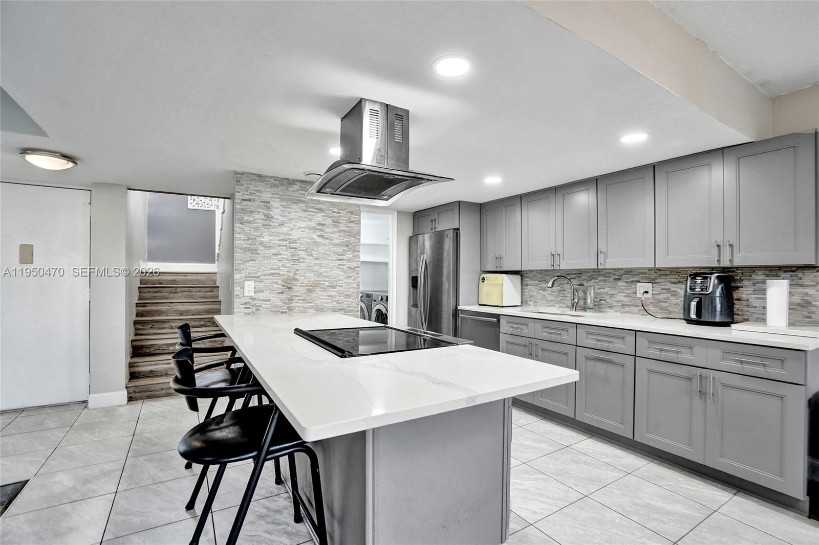 LIVE OAK CONDO TEN - Residential