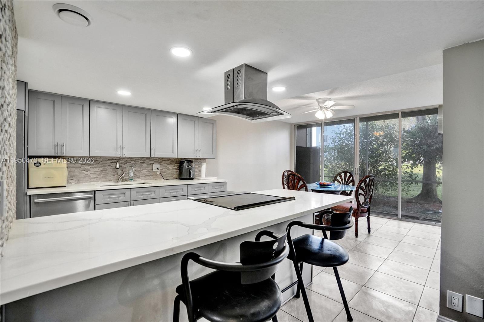 LIVE OAK CONDO TEN - Residential