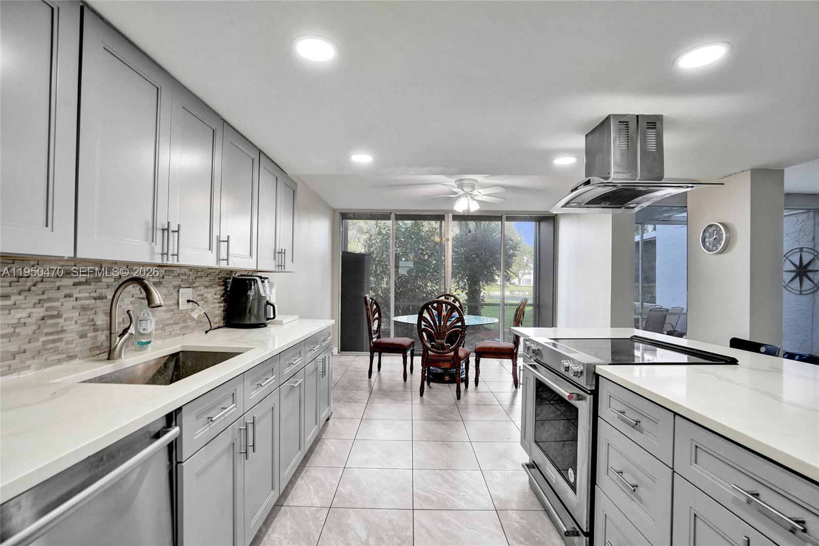 LIVE OAK CONDO TEN - Residential