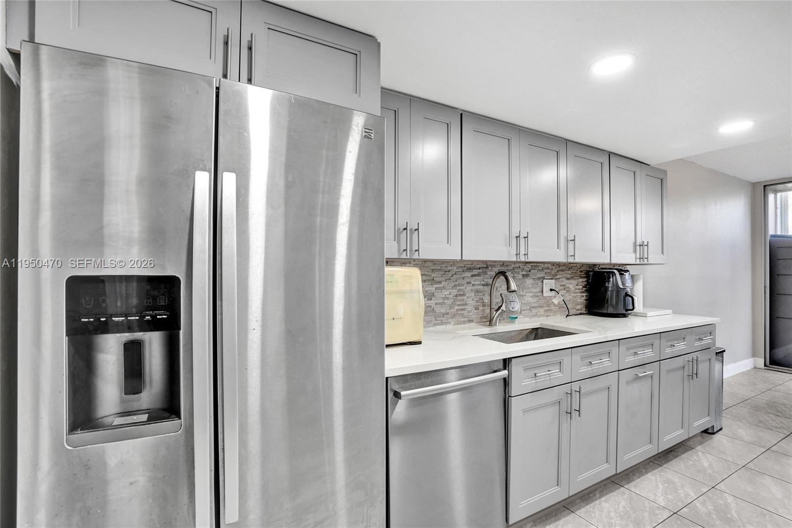 LIVE OAK CONDO TEN - Residential