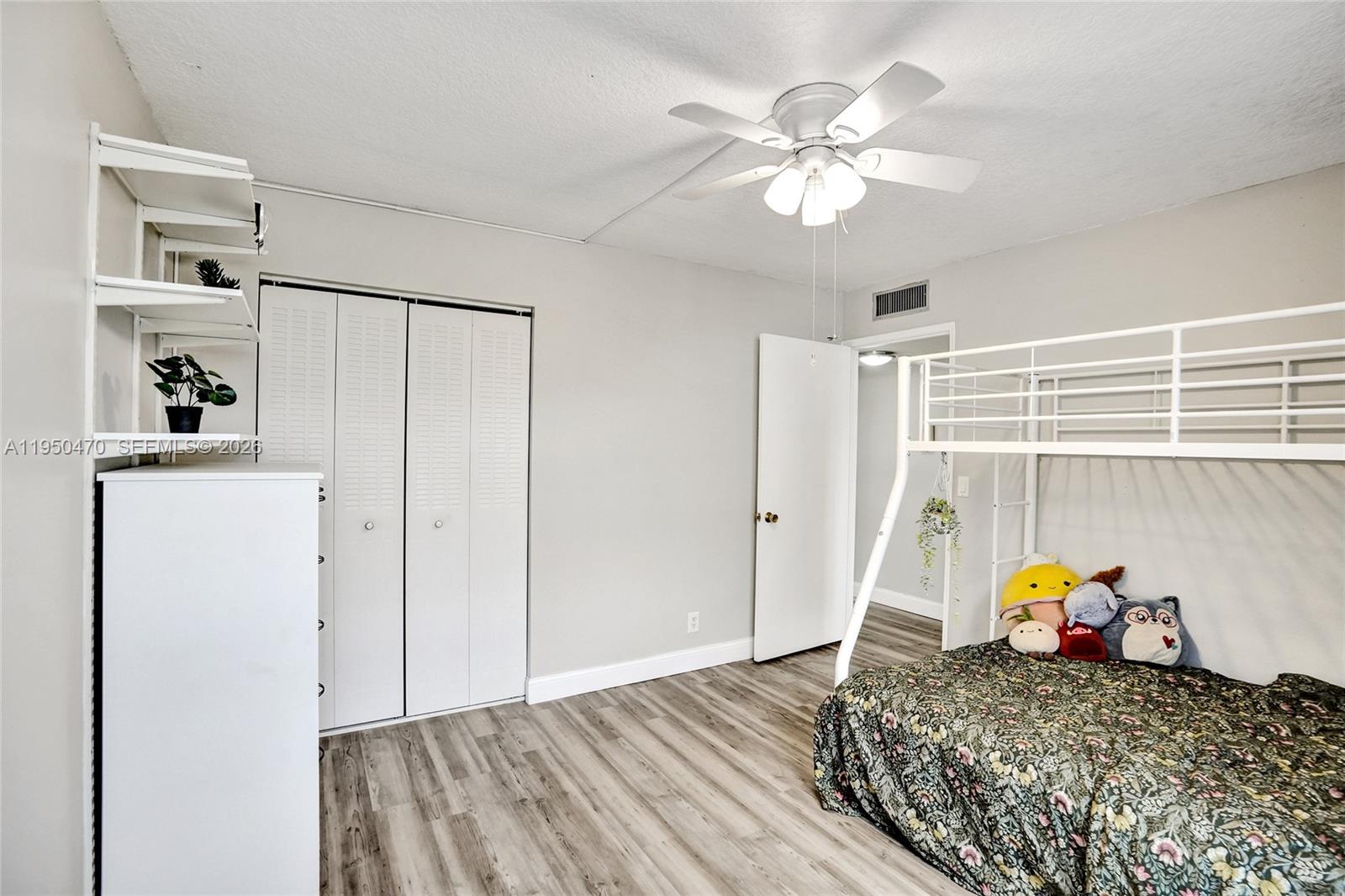 LIVE OAK CONDO TEN - Residential