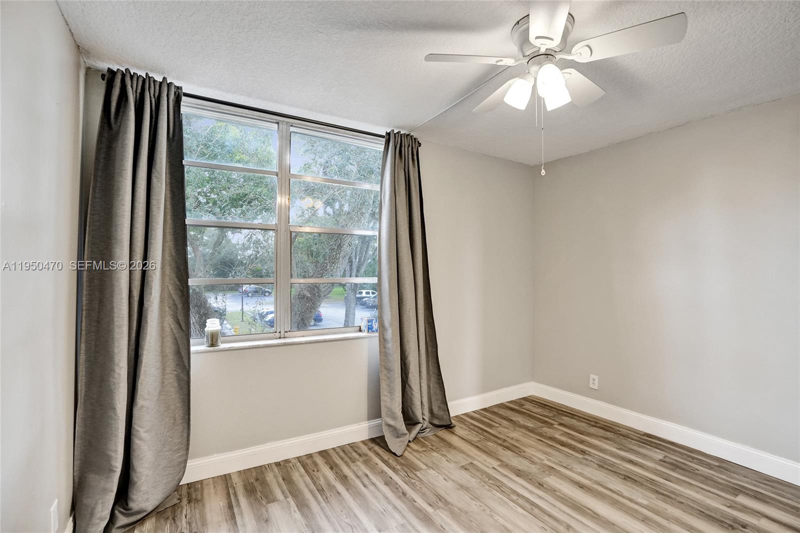 LIVE OAK CONDO TEN - Residential