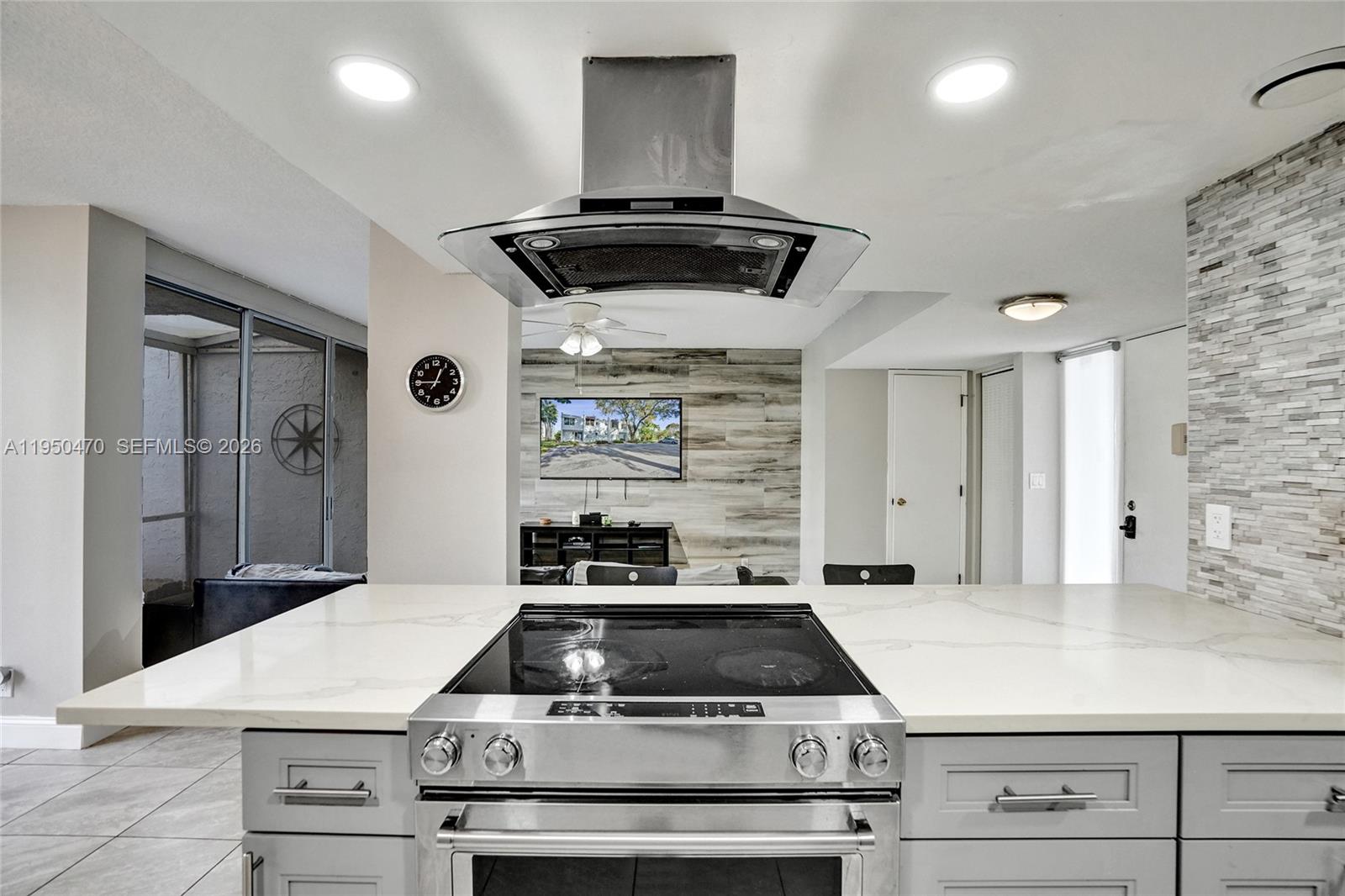 LIVE OAK CONDO TEN - Residential