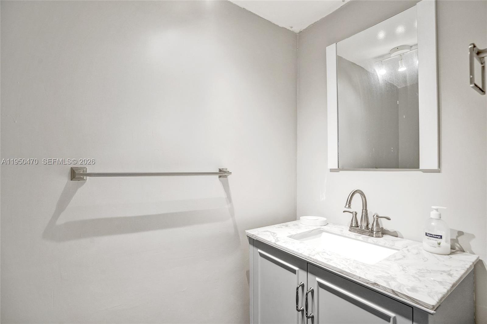 LIVE OAK CONDO TEN - Residential