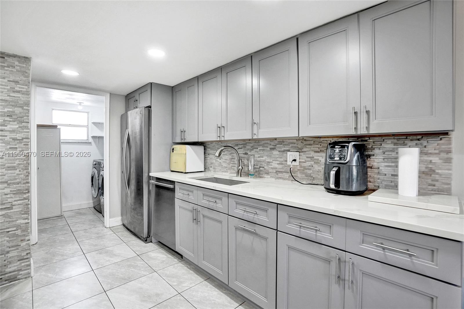 LIVE OAK CONDO TEN - Residential