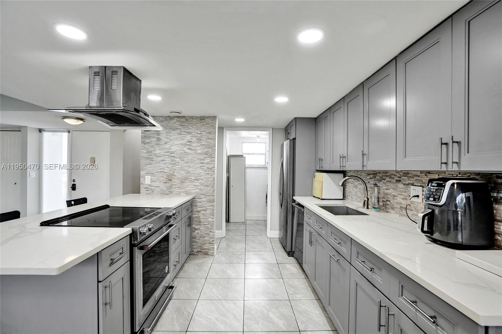 LIVE OAK CONDO TEN - Residential