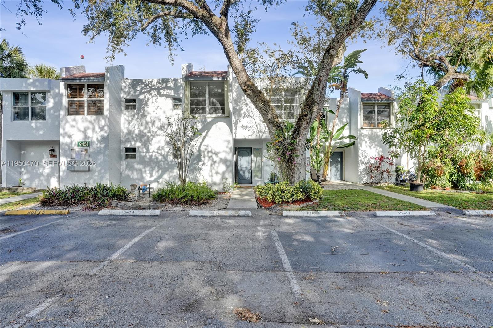 LIVE OAK CONDO TEN - Residential