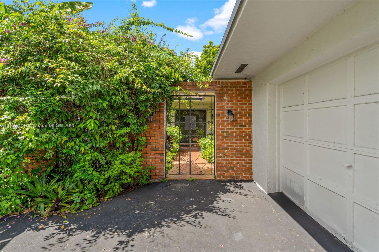 SUNSET HOMES - Residential