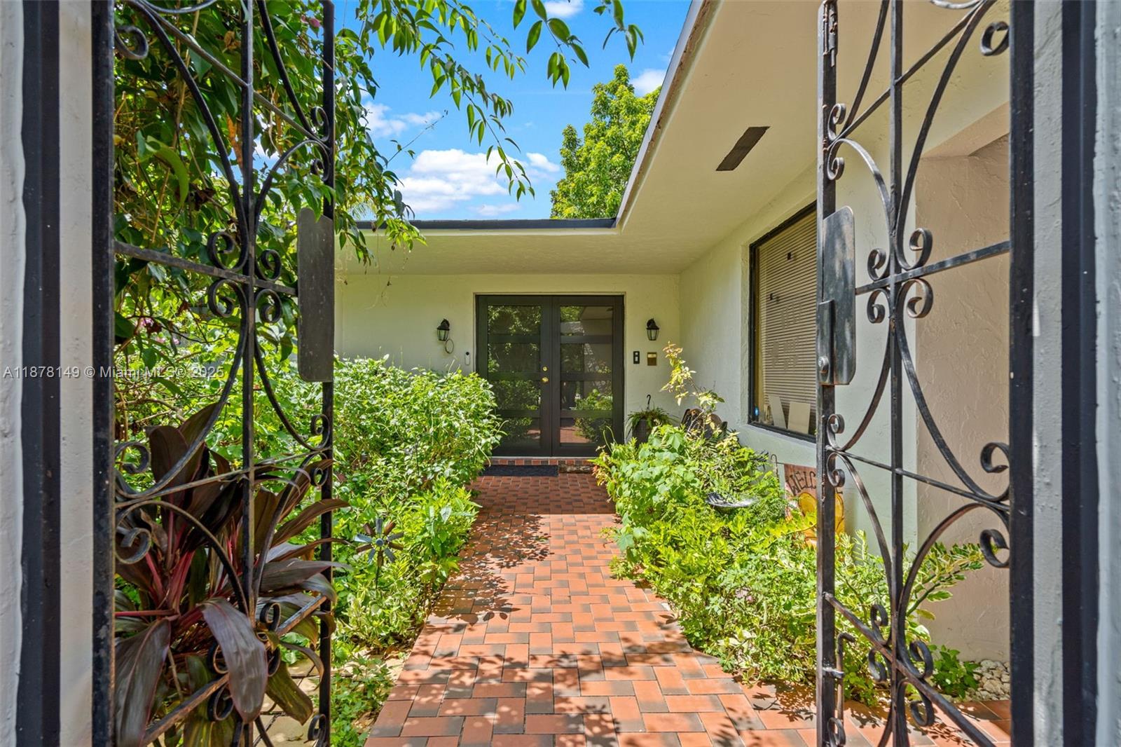 SUNSET HOMES - Residential