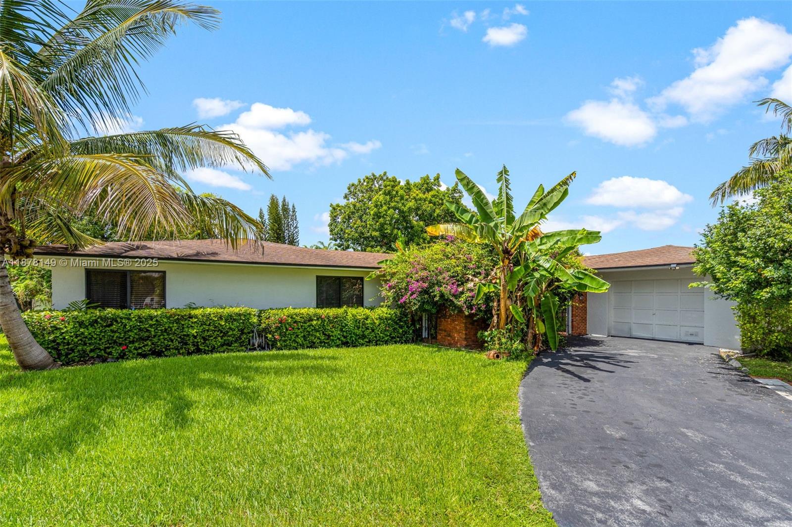 SUNSET HOMES - Residential