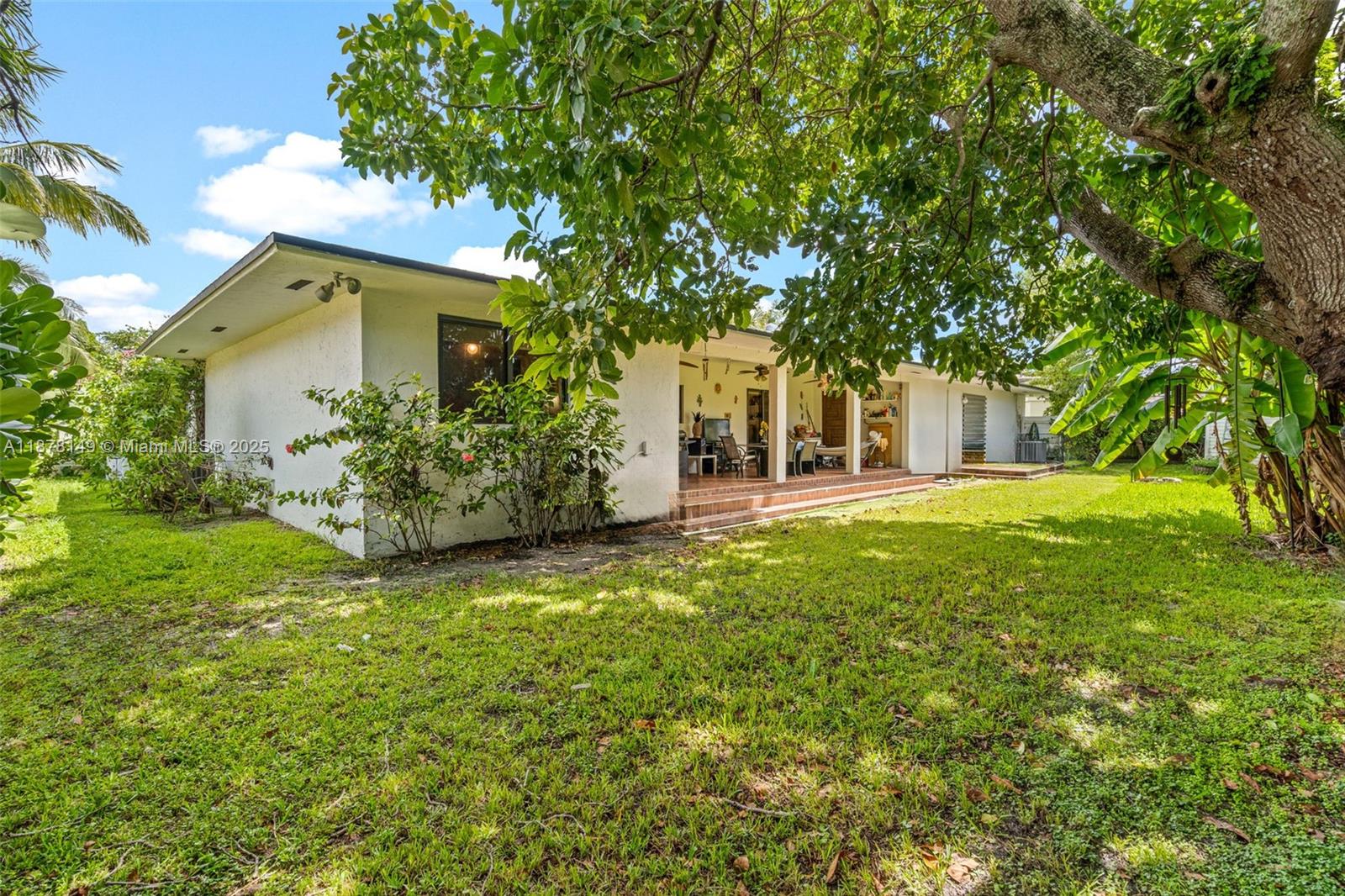 SUNSET HOMES - Residential