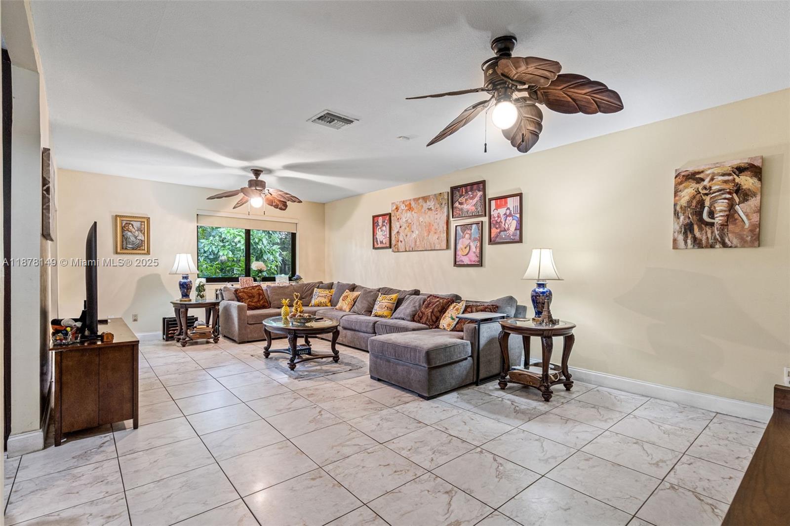 SUNSET HOMES - Residential