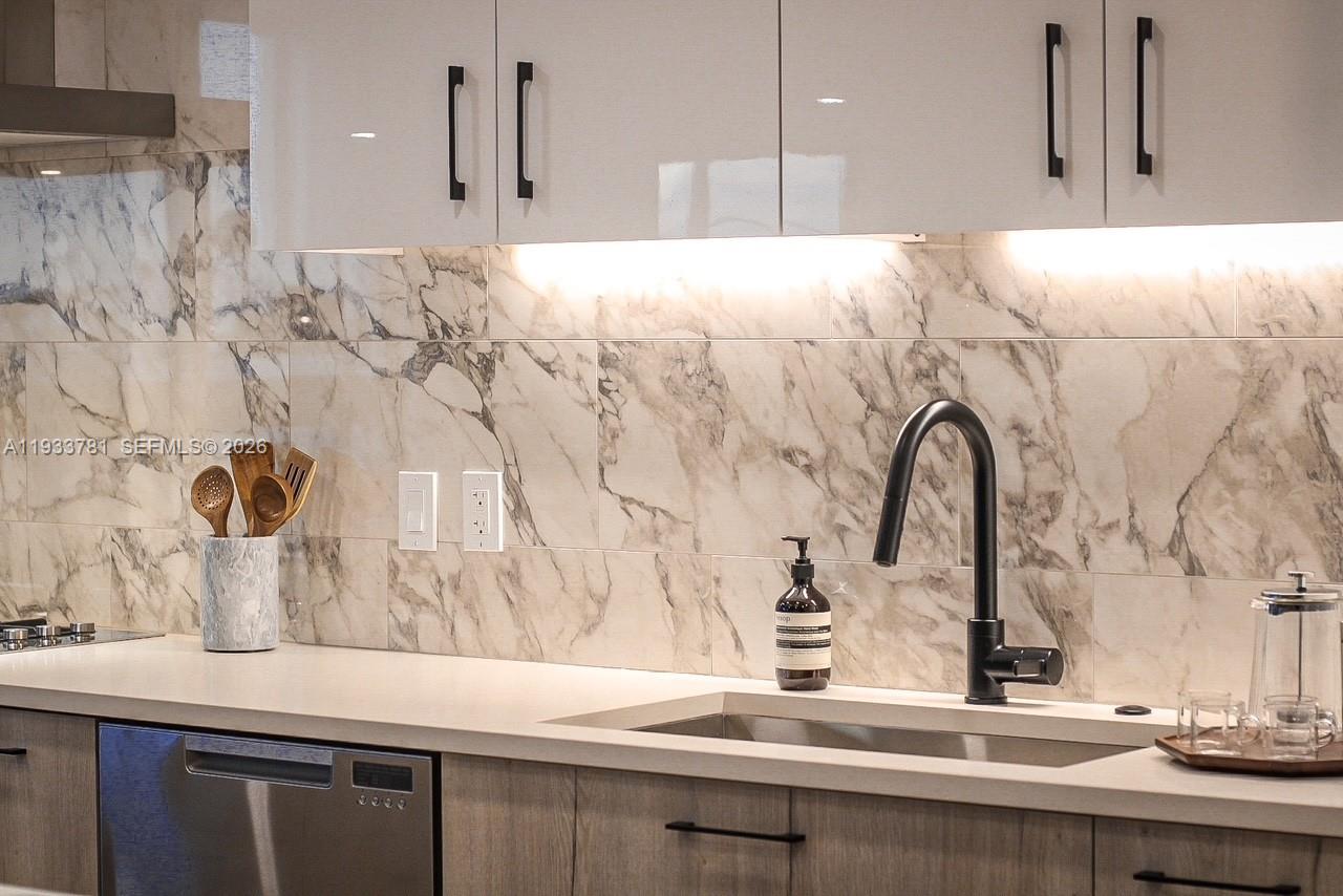 333 N New River Dr E 2903