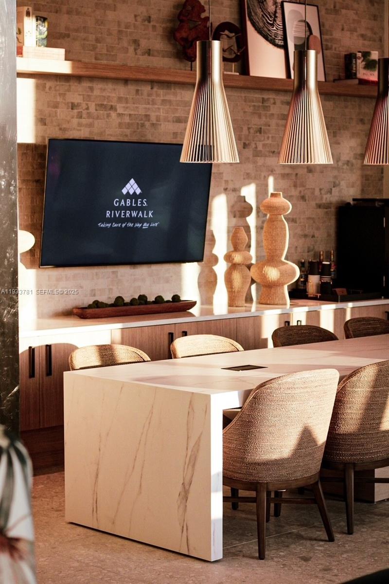 333 N New River Dr E 2903