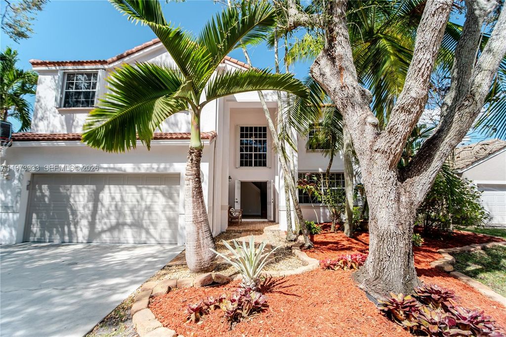 Photo of 362 Lake Crest Ct, Weston, FL 33326 (MLS # A11973933)