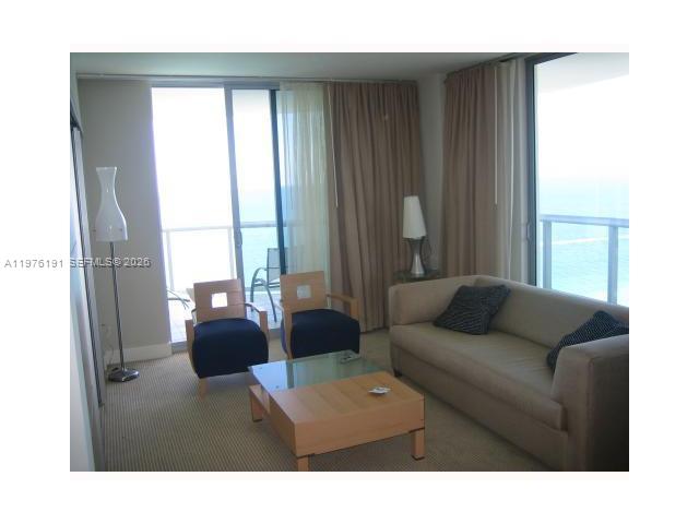 SUNNY ISL. - Residential
